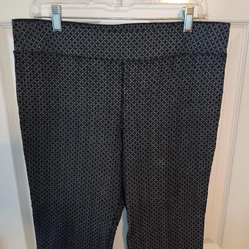 Margaret M Straight Leg Slimming Pull-on Ankle Pants - Picture 6 of 6